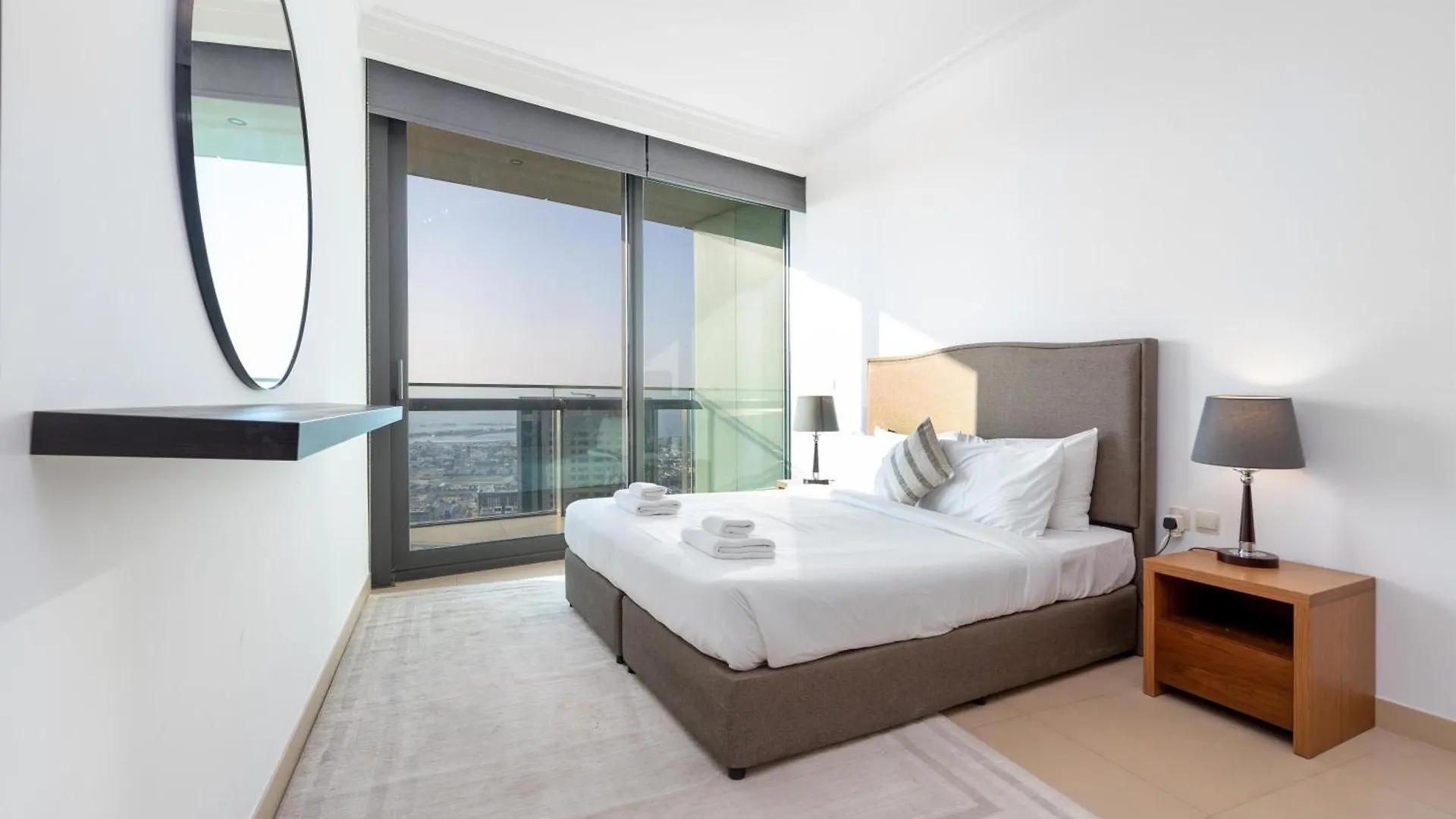 Apartment Vacay Lettings - Burj Vista Tower 1- Direct Dubai Mall Access