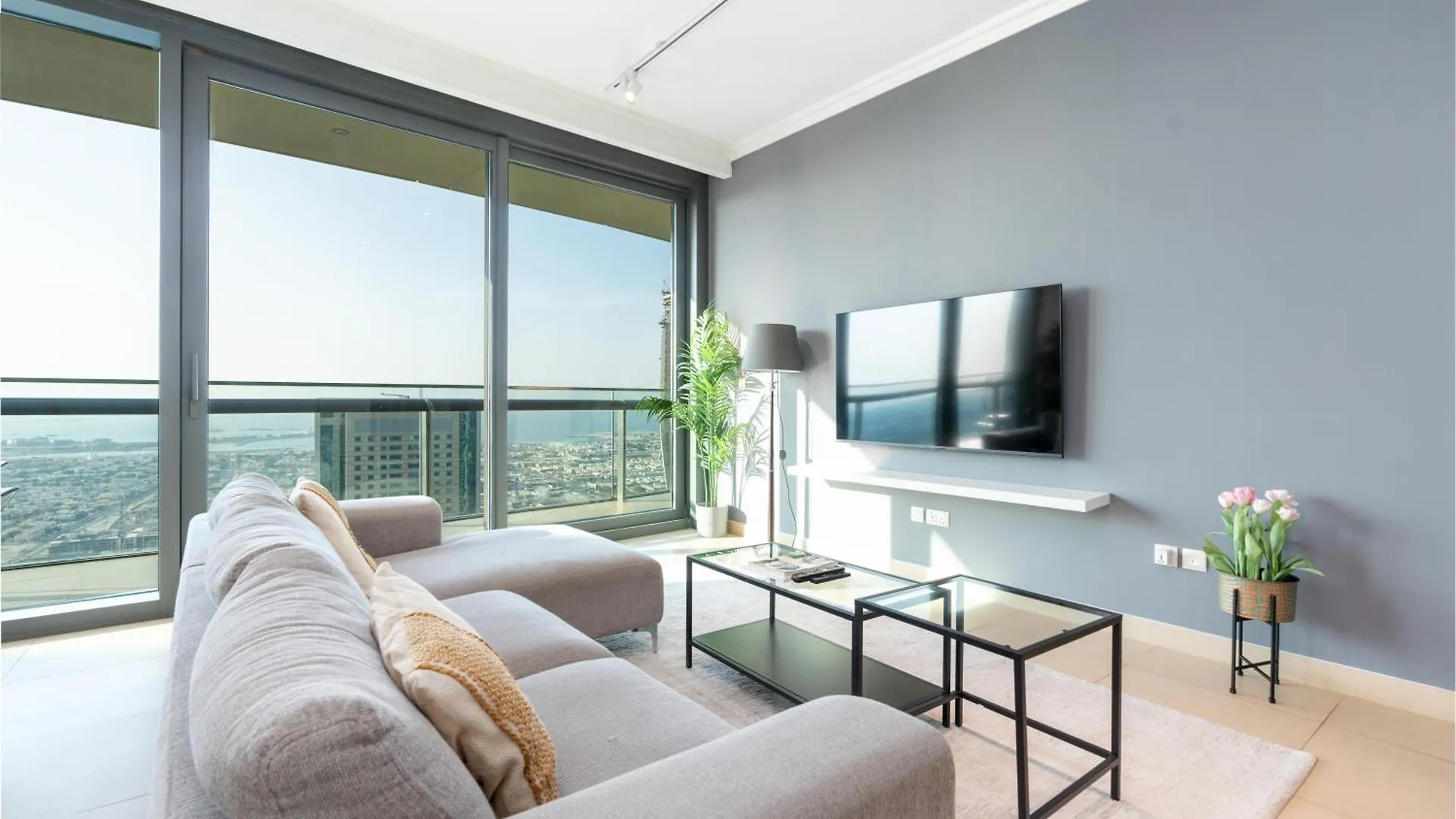 Vacay Lettings - Burj Vista Tower 1- Direct Dubai Mall Access
