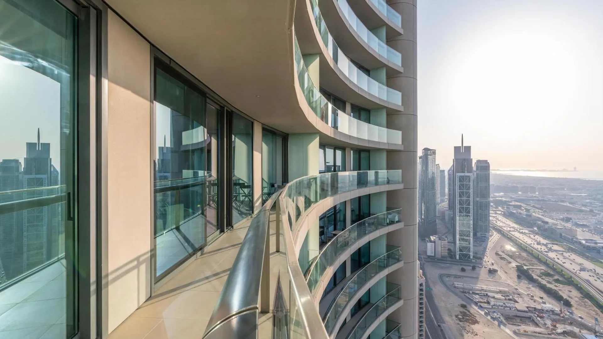 Vacay Lettings - Burj Vista Tower 1- Direct Dubai Mall Access