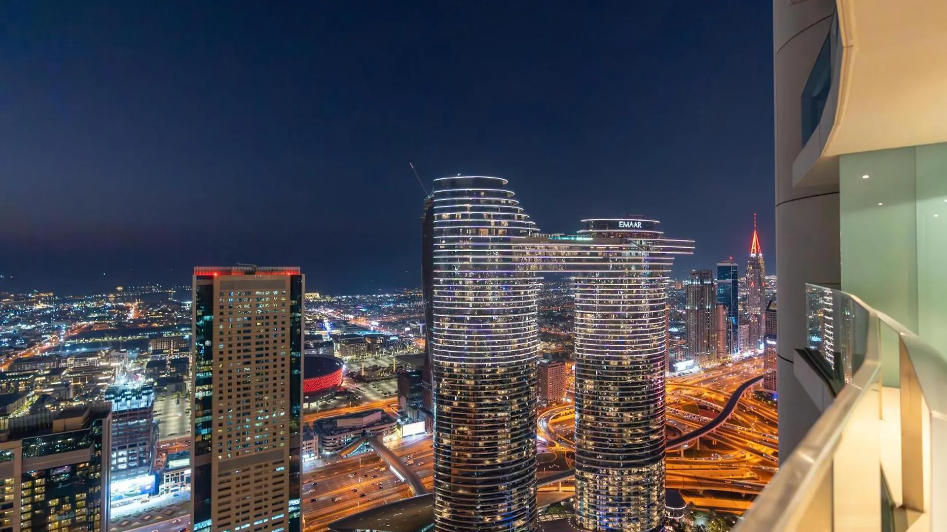Vacay Lettings - Burj Vista Tower 1- Direct Dubai Mall Access Apartment