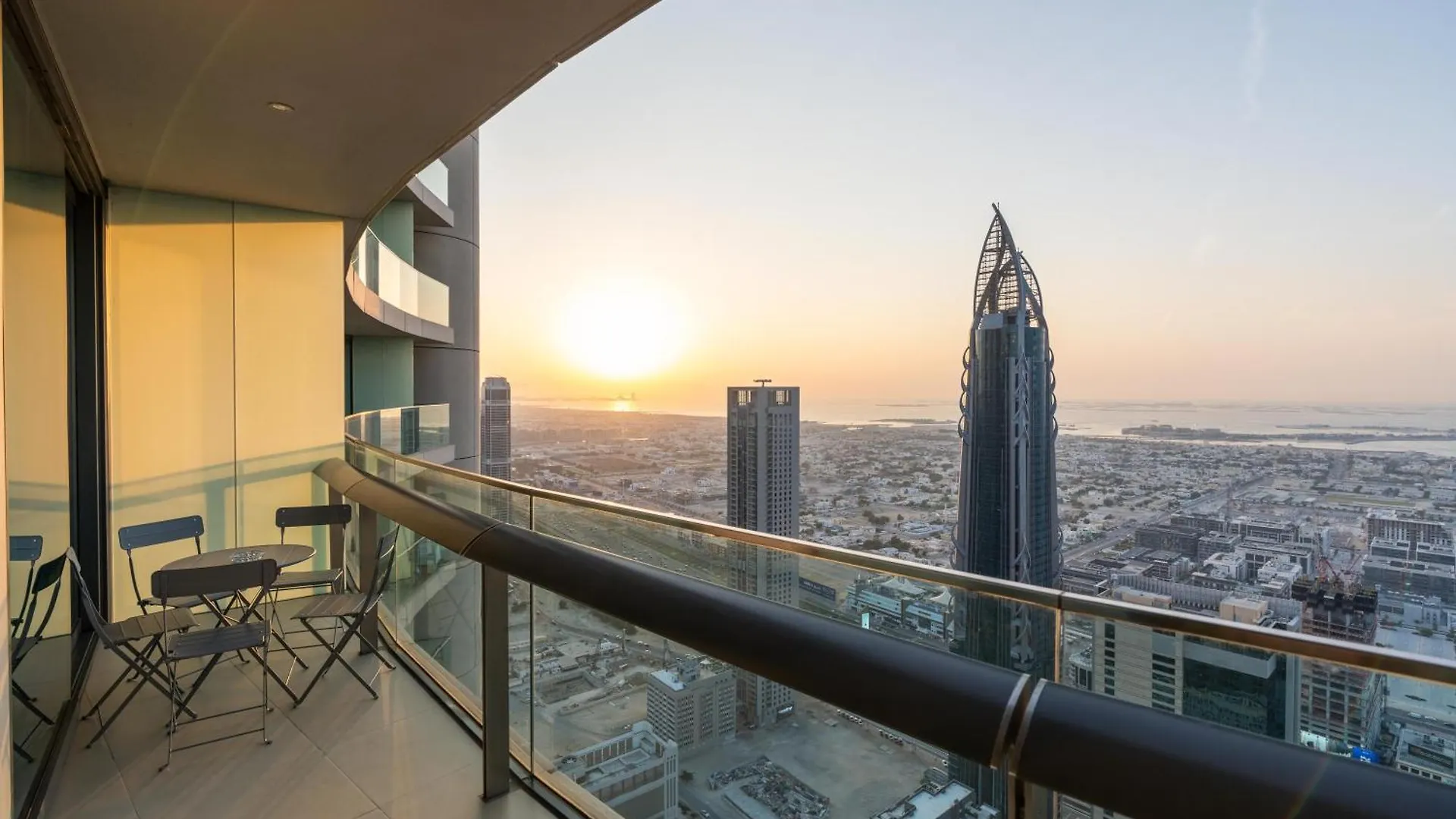 Vacay Lettings - Burj Vista Tower 1- Direct Dubai Mall Access