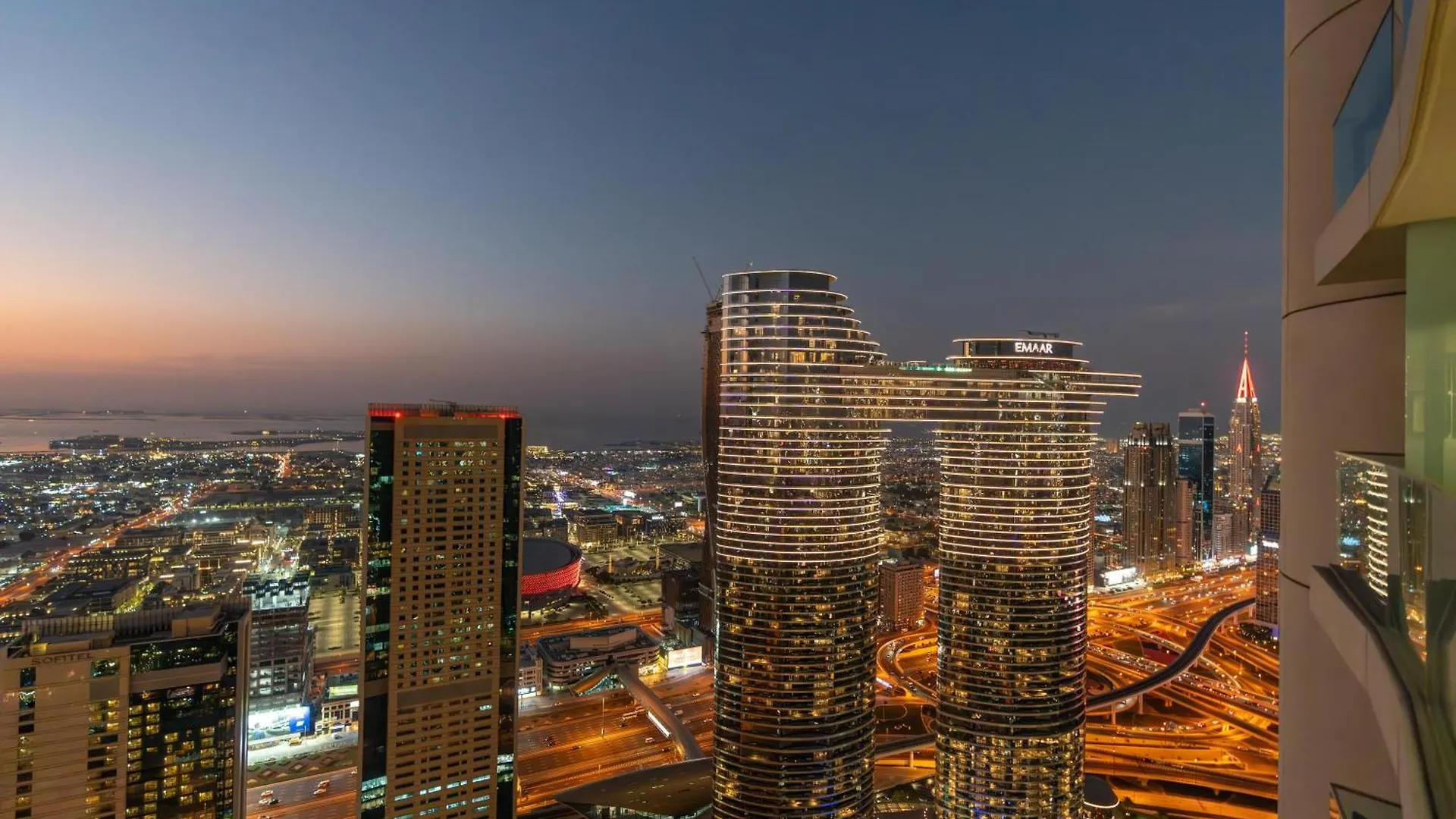 Vacay Lettings - Burj Vista Tower 1- Direct Dubai Mall Access Apartment
