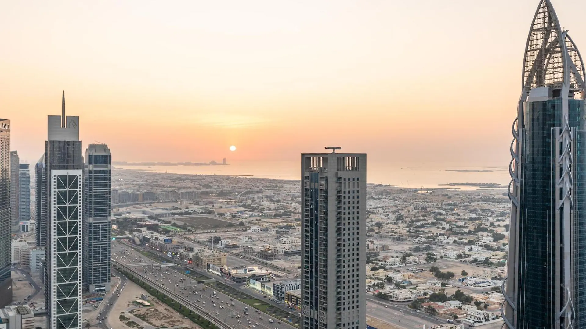 Apartment Vacay Lettings - Burj Vista Tower 1- Direct Dubai Mall Access