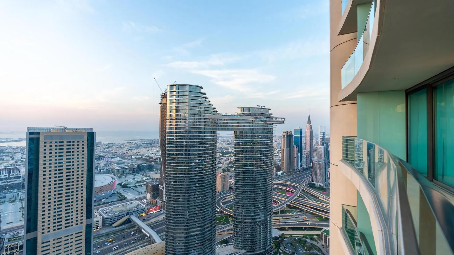 Vacay Lettings - Burj Vista Tower 1- Direct Dubai Mall Access Apartment